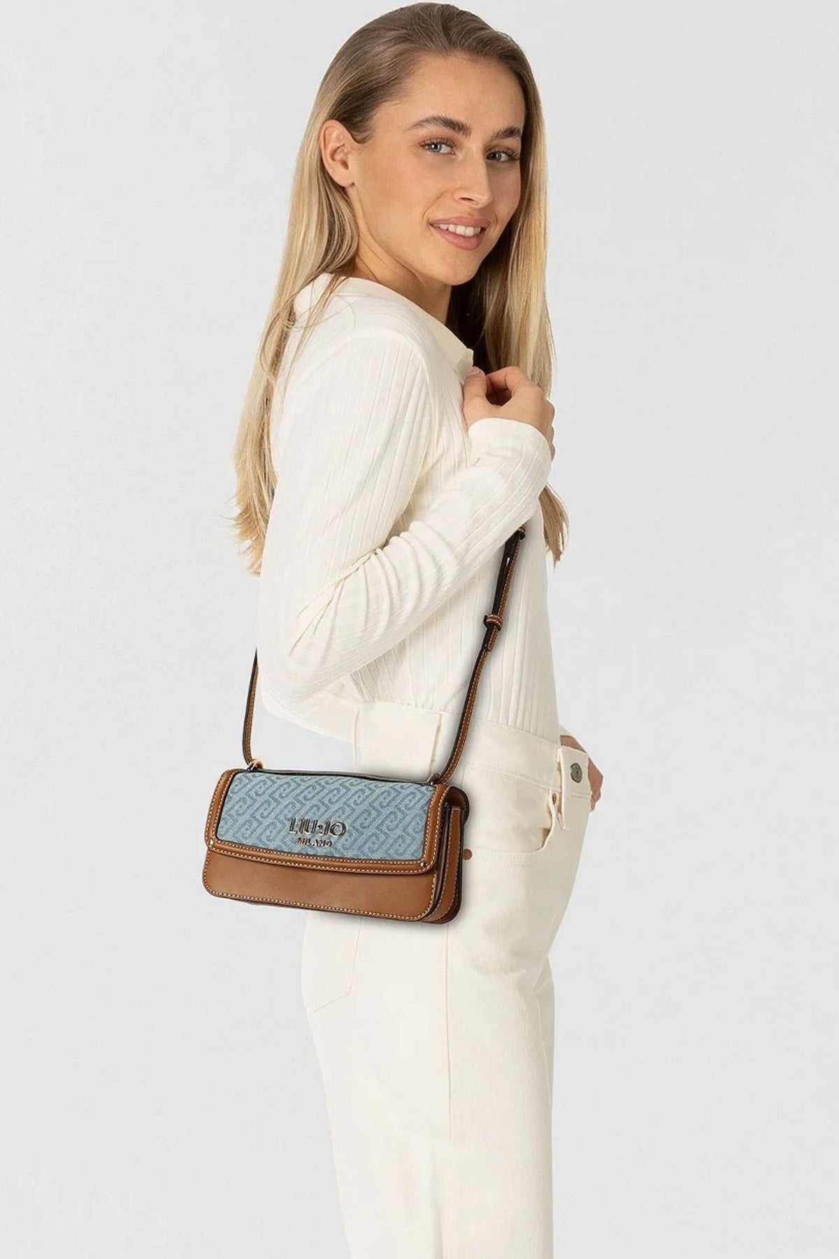 LIU-JO S CROSSBODY EAST WEST en color AZUL (1)