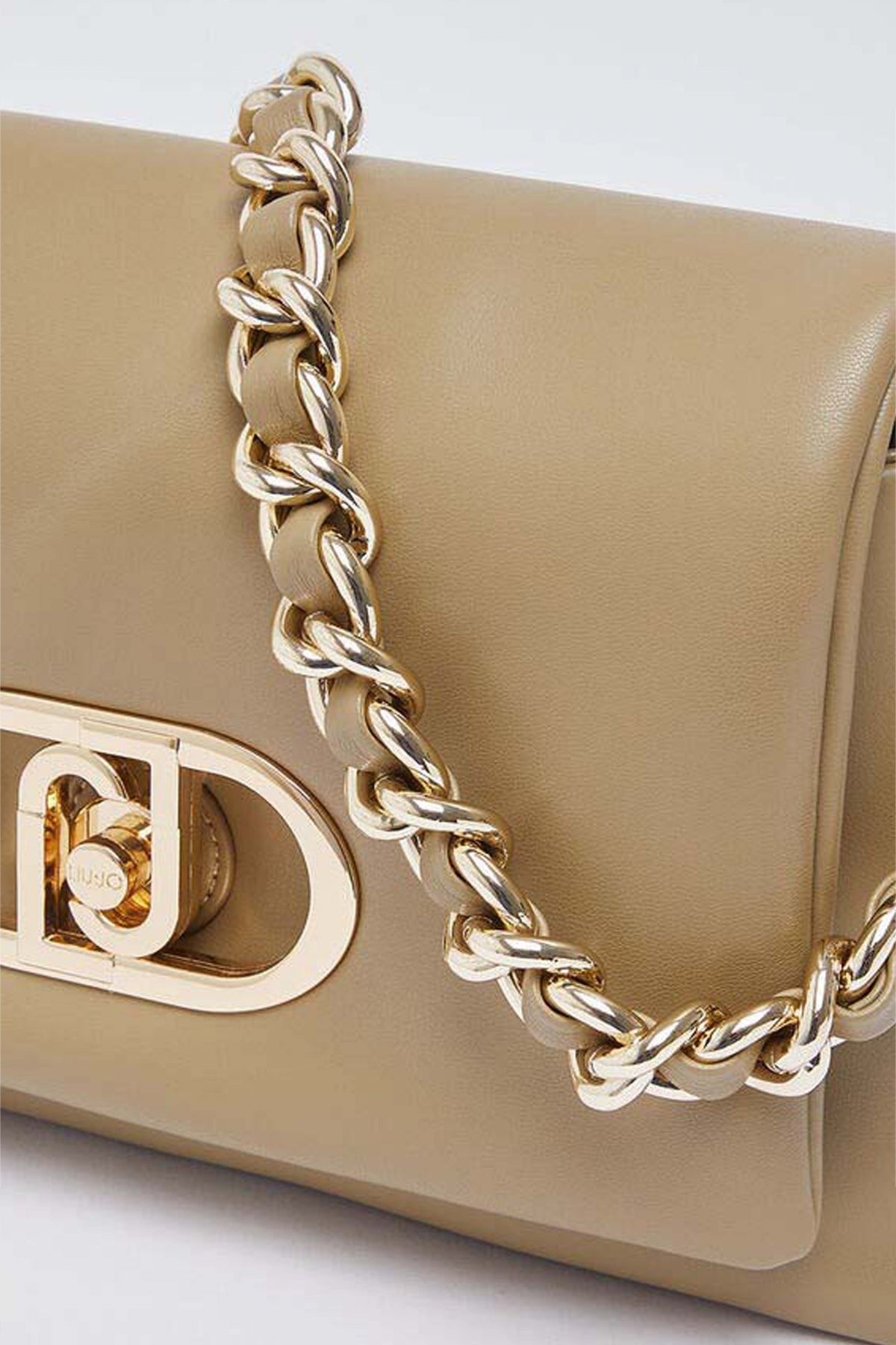 LIU-JO ECS M CROSSBODY en color BEIS (4)