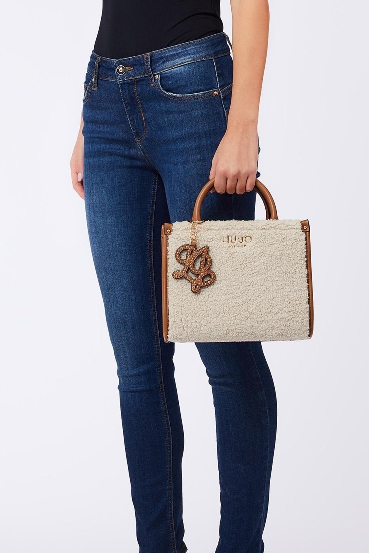 LIU-JO AF E TOTE en color BLANCO (1)
