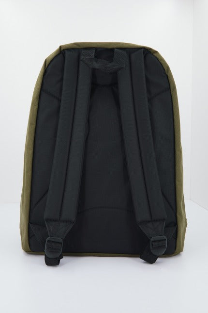 EASTPAK OUT OF OFFICE en color VERDE (3)