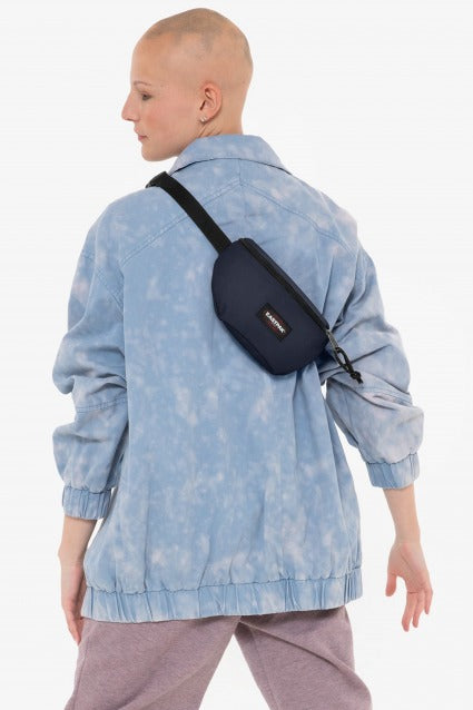 EASTPAK SPRINGER en color AZUL (1)