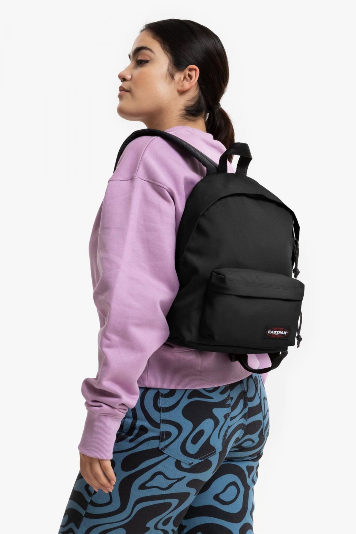 EASTPAK ORBIT en color NEGRO (1)