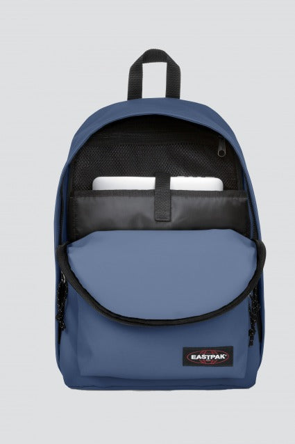 EASTPAK EKU OUT OF OFFICE en color AZUL (4)