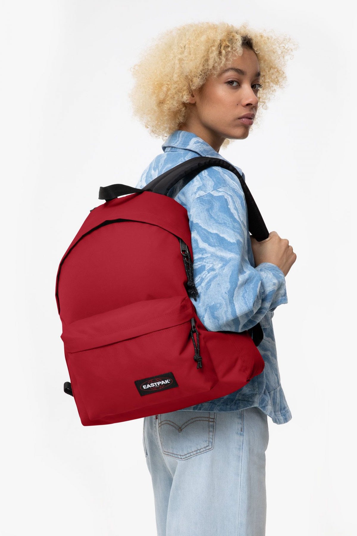 EASTPAK PADDED PAK'R SCARLET en color ROJO (5)