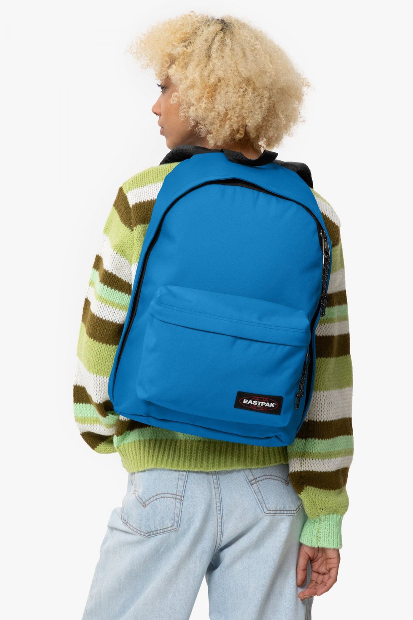 EASTPAK OUT OF OFFICE AZURE en color AZUL (4)