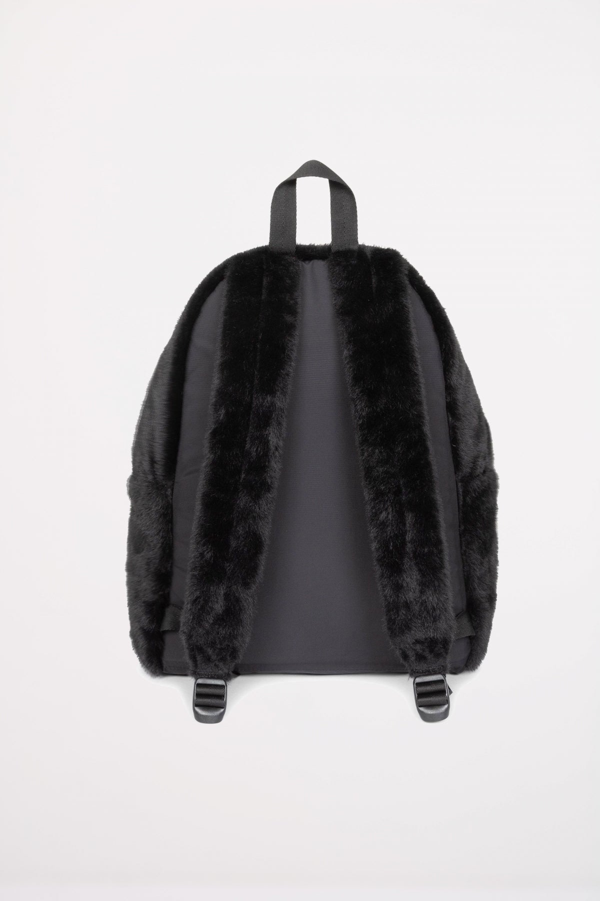 EASTPAK PADDED PAK'R FUZZY en color NEGRO (3)