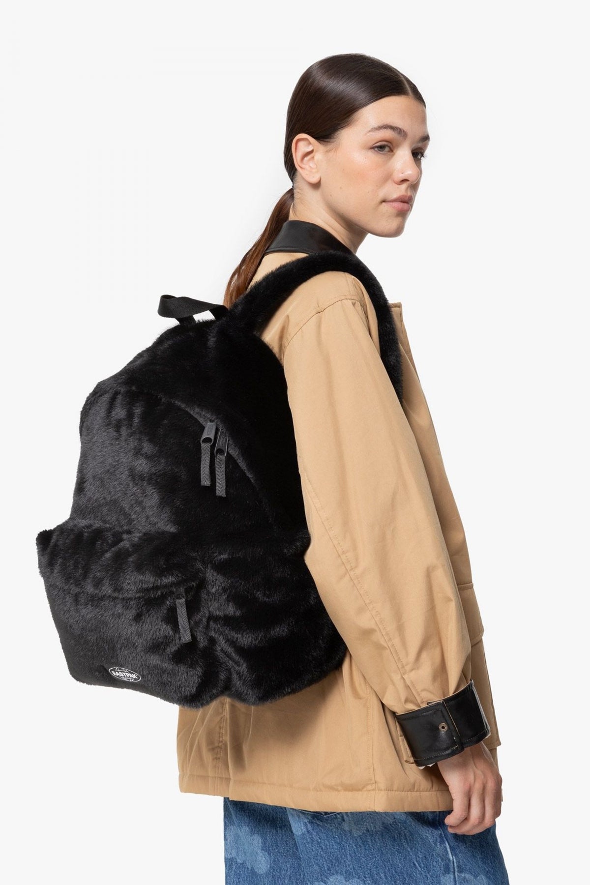 EASTPAK PADDED PAK'R FUZZY en color NEGRO (4)
