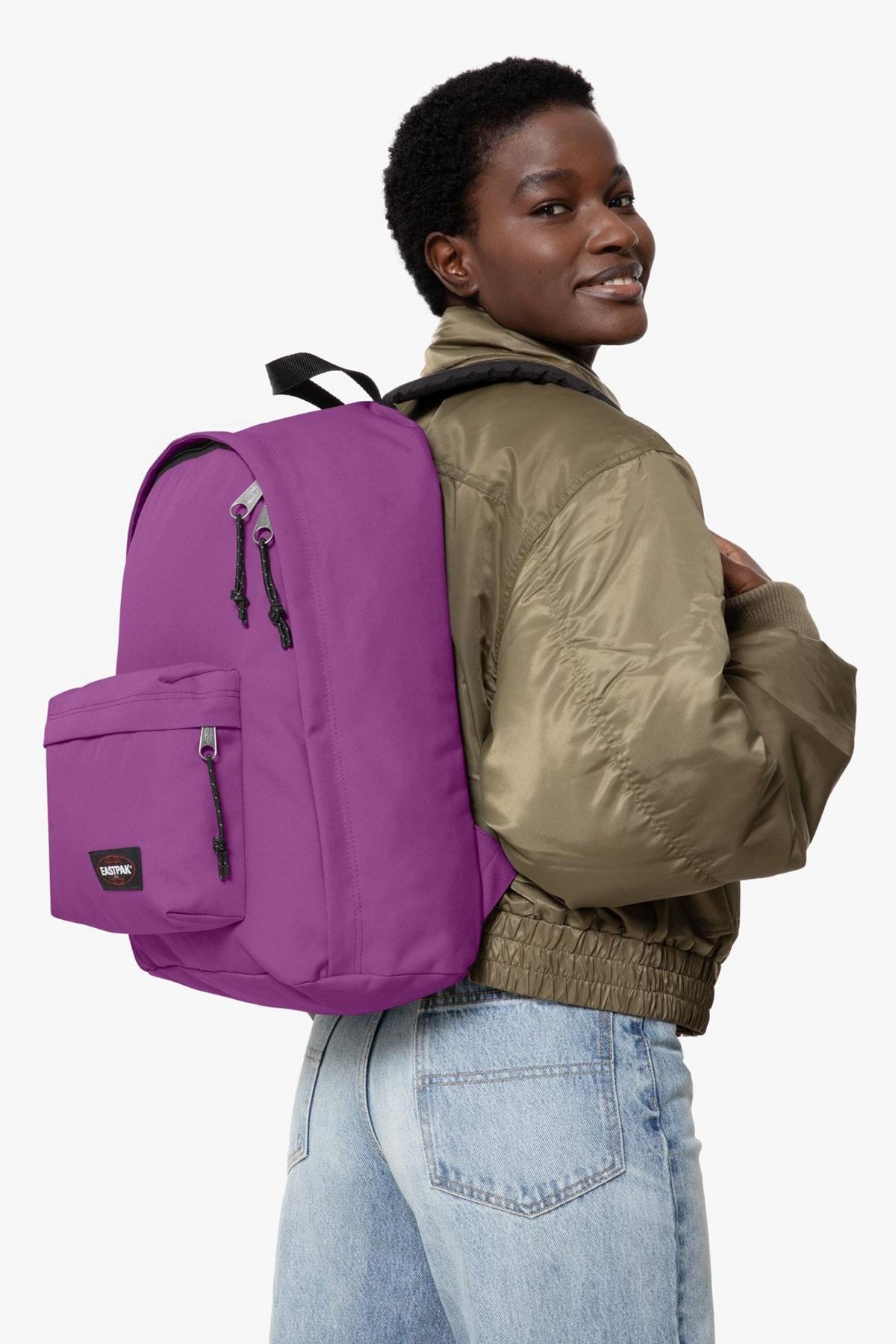 EASTPAK OUT OF OFFICE en color VIOLETA (5)