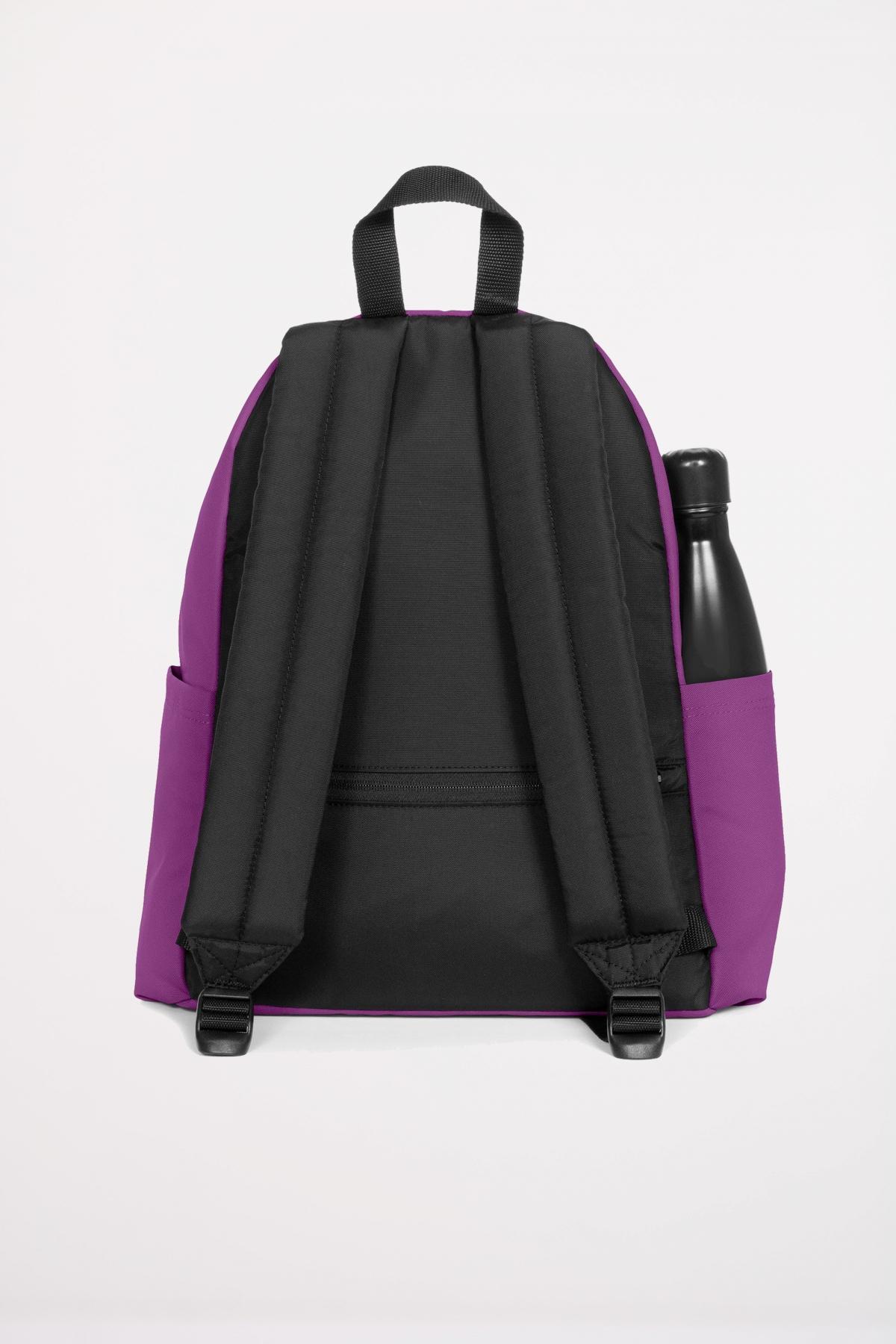 EASTPAK DAY PAK'R en color VIOLETA (2)