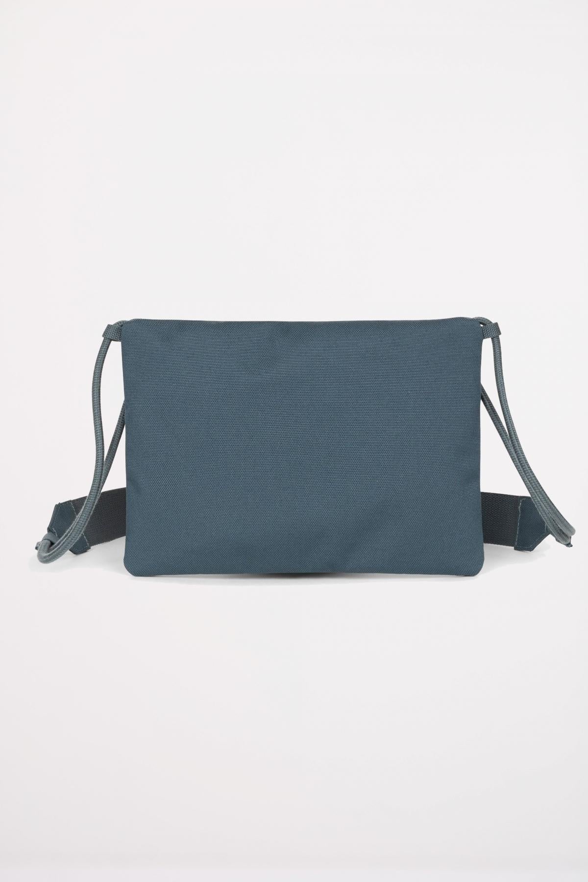 EASTPAK CROSTIN en color AZUL (2)