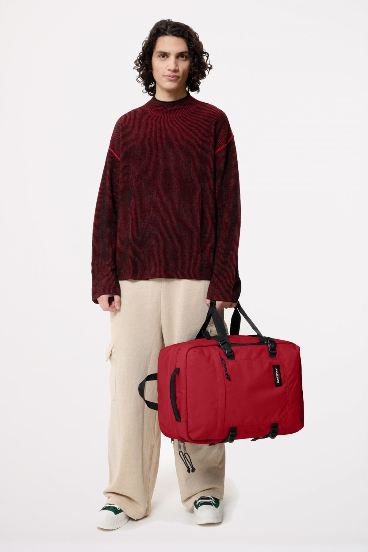 EASTPAK TRAVELPACK en color ROJO (5)
