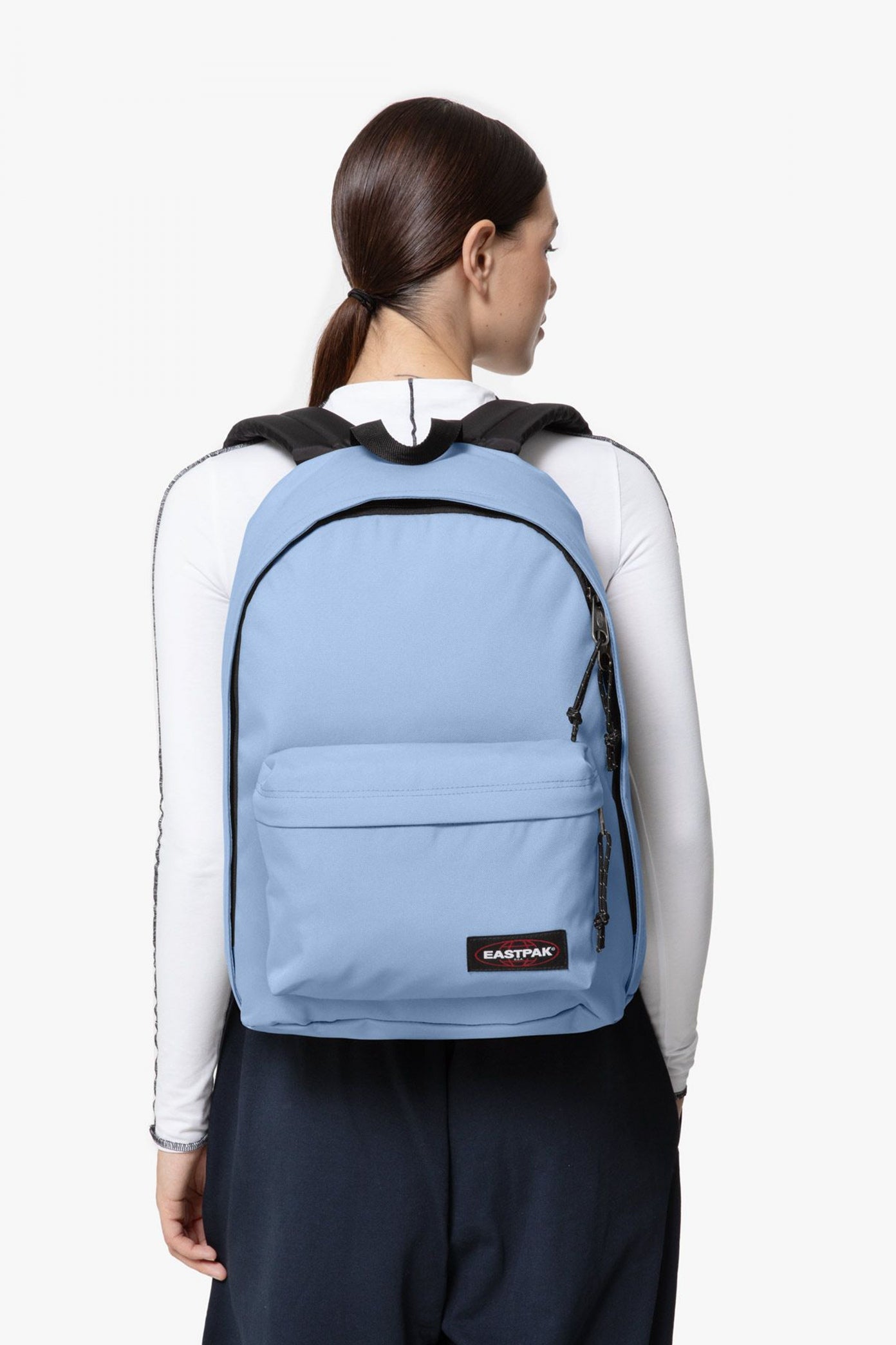 EASTPAK OUT OF OFFICE en color AZUL (4)