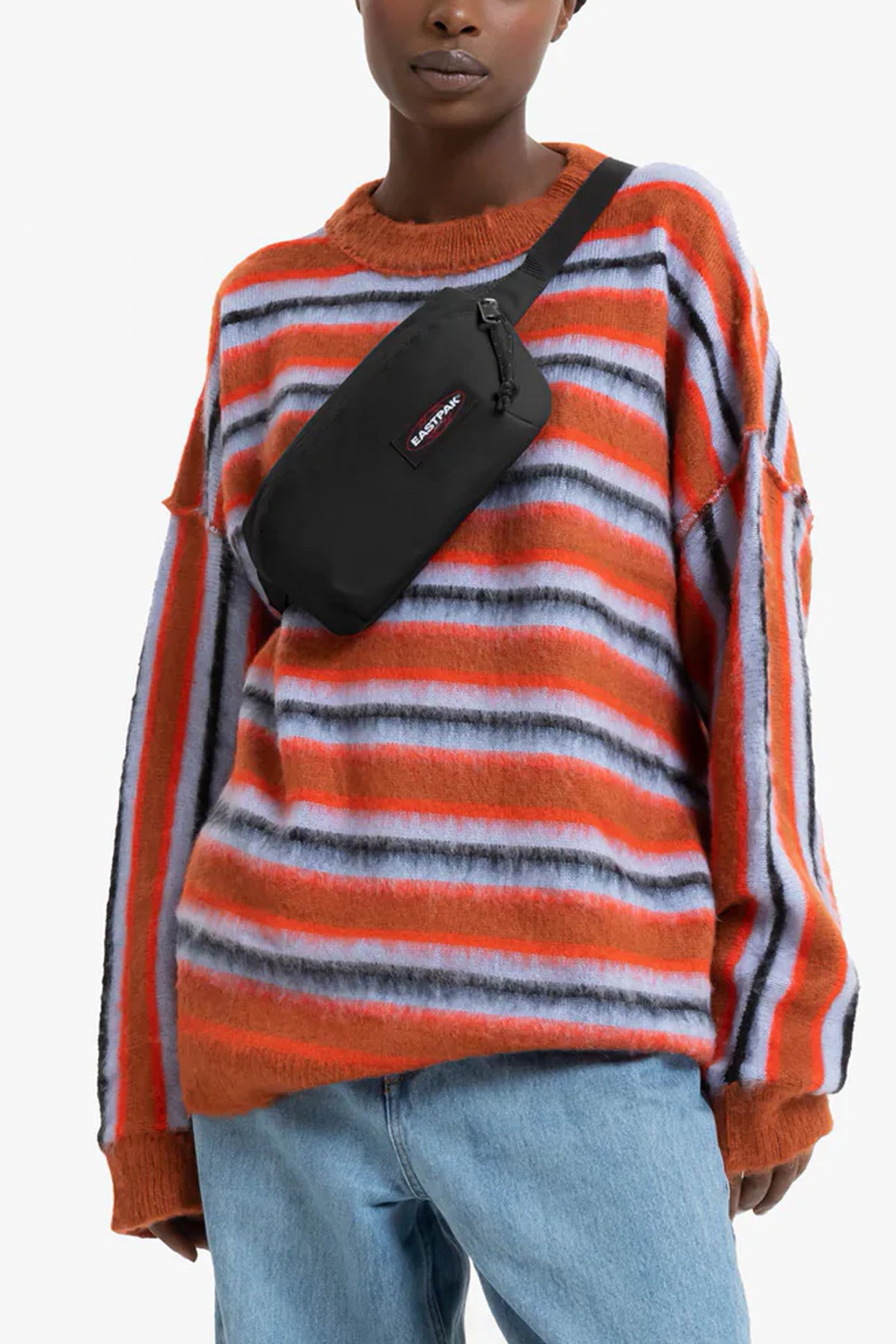 EASTPAK SOMMAR en color NEGRO (4)