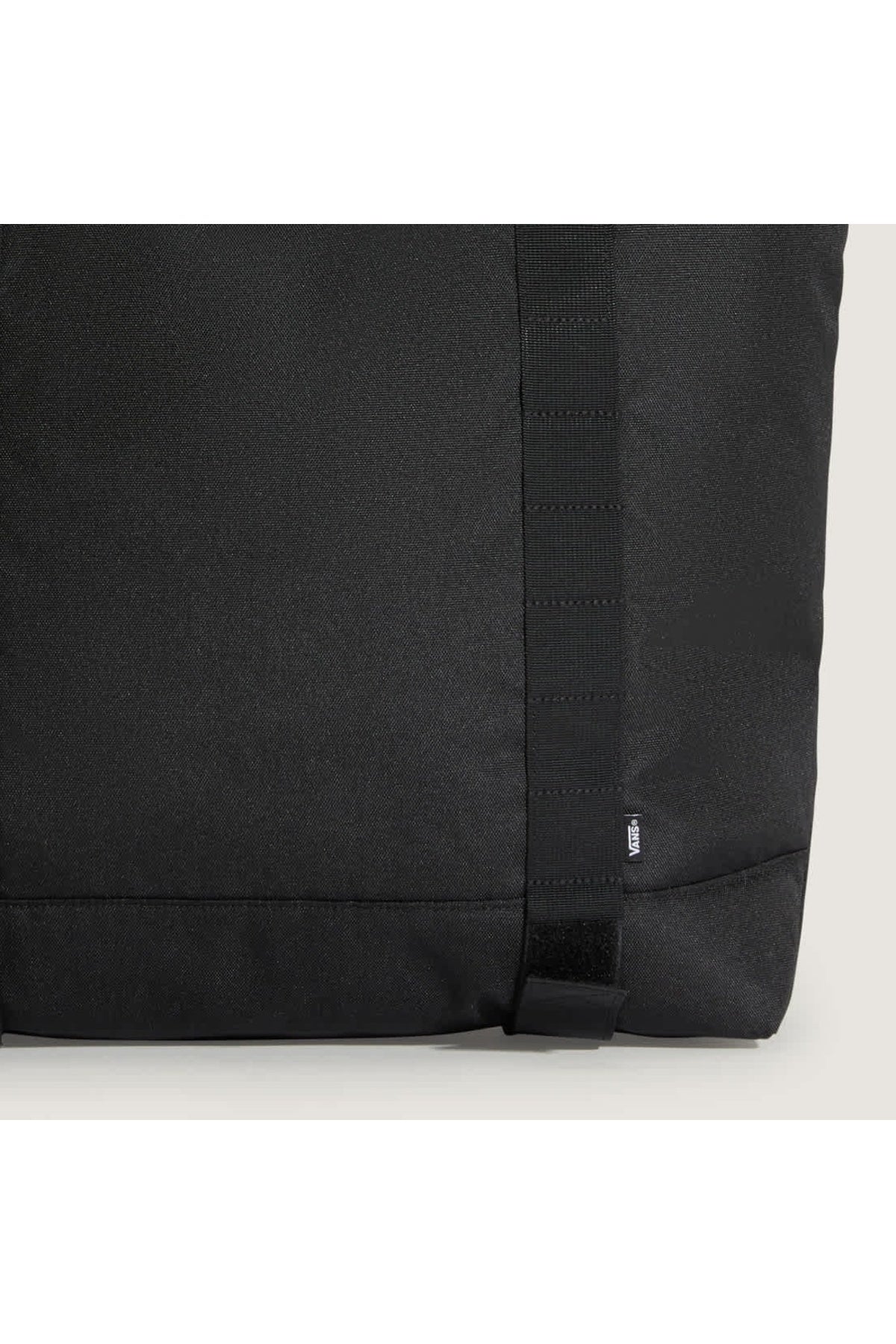 EASTPAK TOTE en color NEGRO (2)