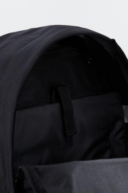 EASTPAK EK en color NEGRO (4)