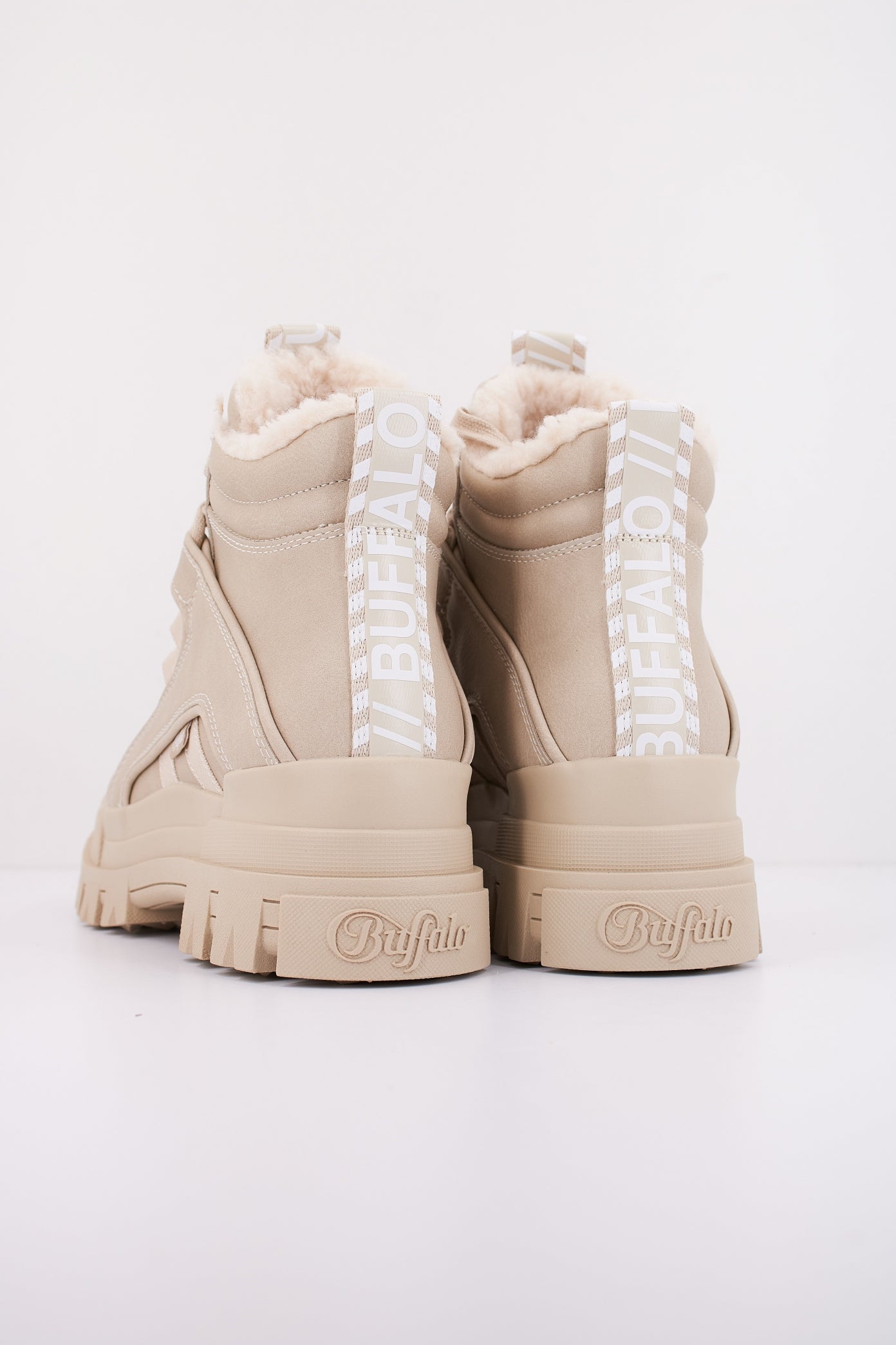 BUFFALO ASPHA NC MID WARM en color BEIS (4)