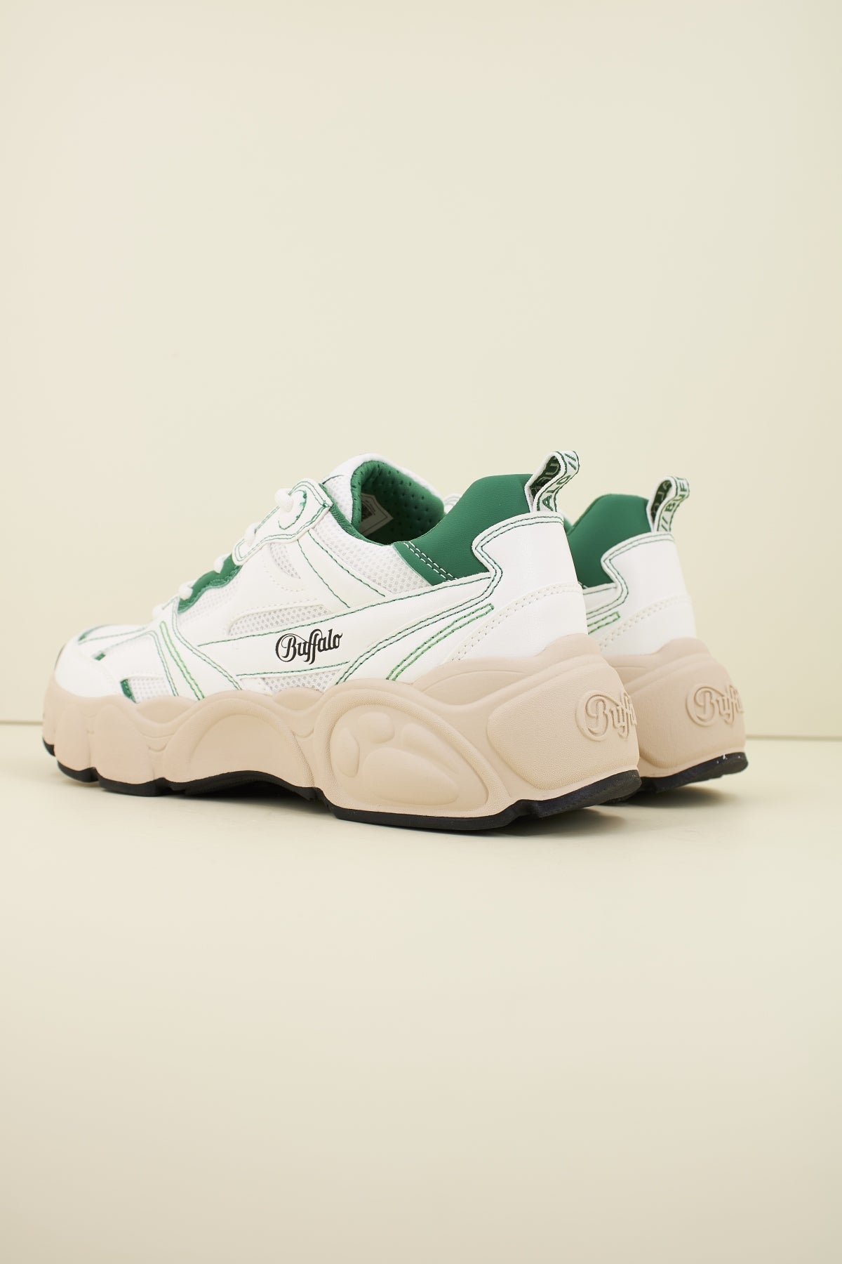 BUFFALO CLD RUN RT en color BLANCO (3)