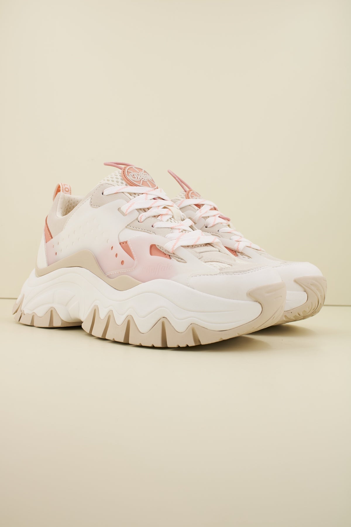 BUFFALO TRAIL ONE en color BLANCO (2)