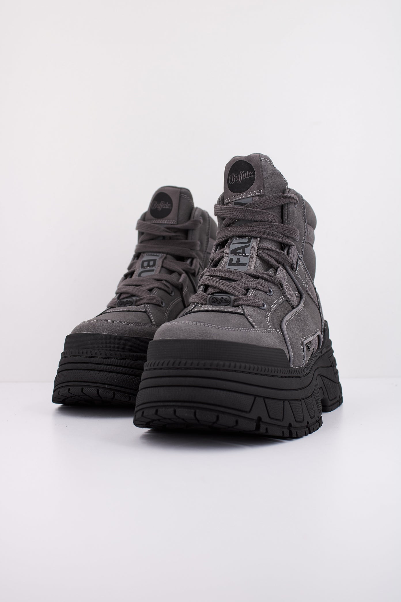 BUFFALO FUSION HYB MID en color GRIS (2)