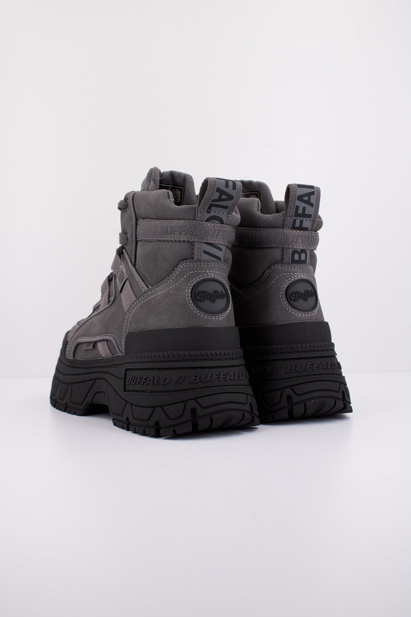 BUFFALO FUSION HYB MID en color GRIS (4)