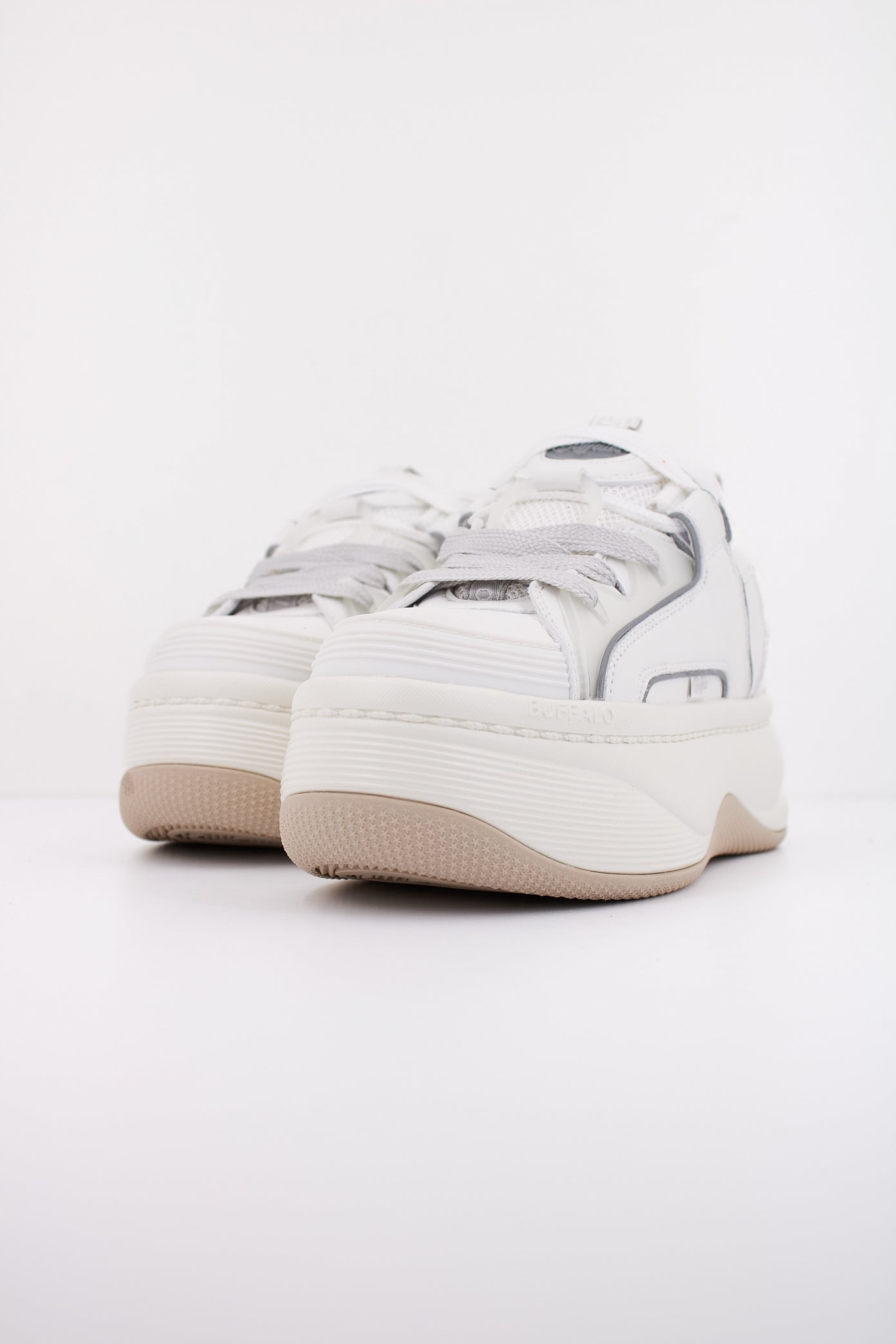 BUFFALO ORCUS SK en color BLANCO (2)