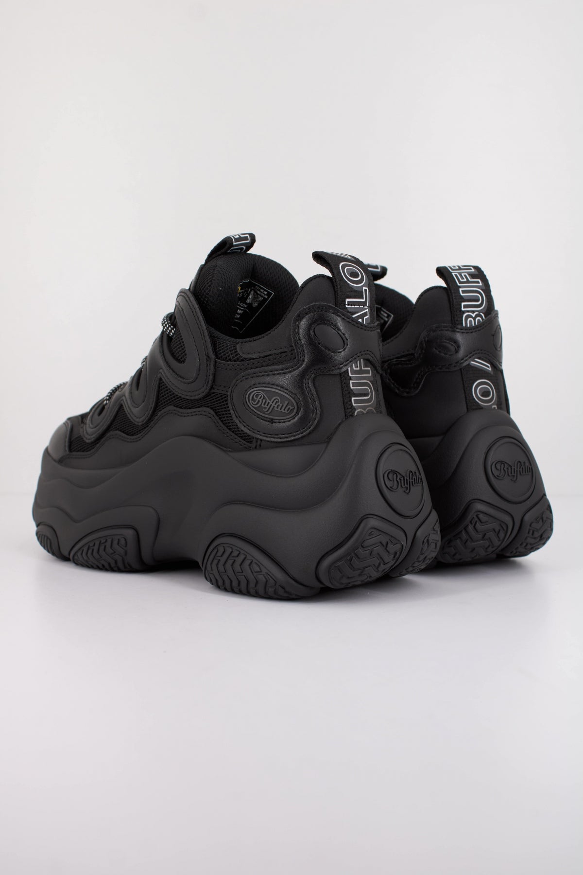 BUFFALO PROWLER ONE VEGA en color NEGRO (4)