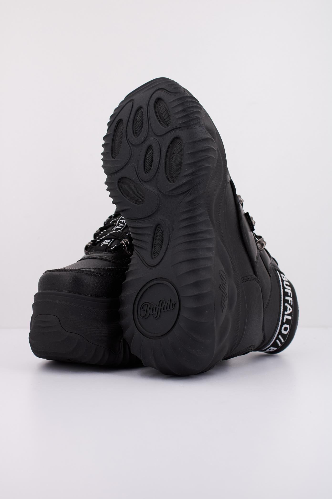 BUFFALO BLADER HIKING en color NEGRO (5)
