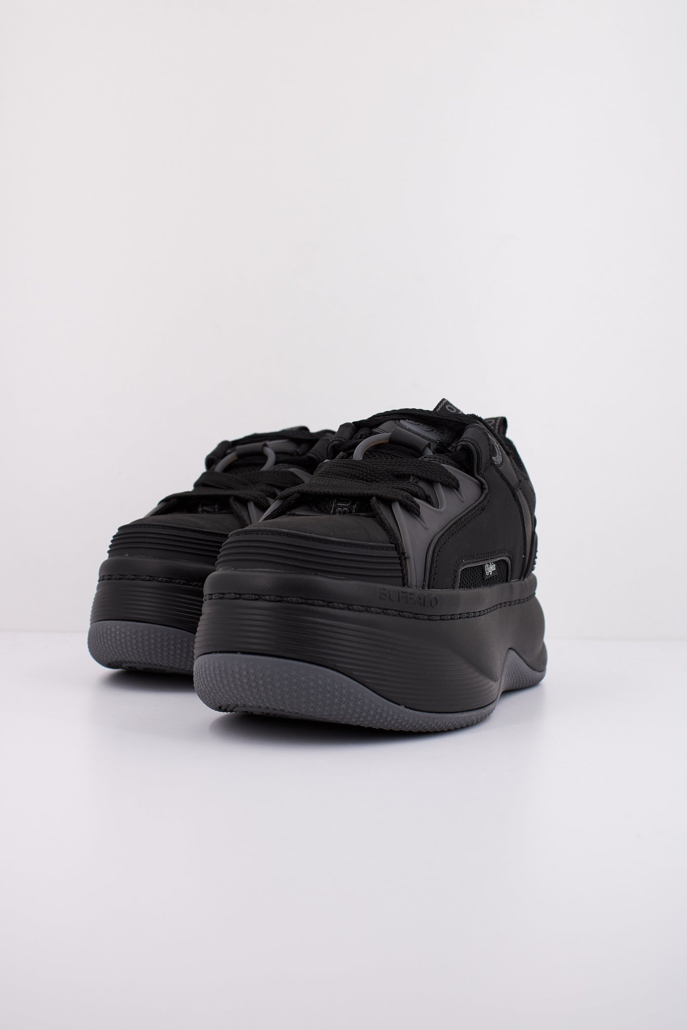 BUFFALO ORCUS SK en color NEGRO (2)