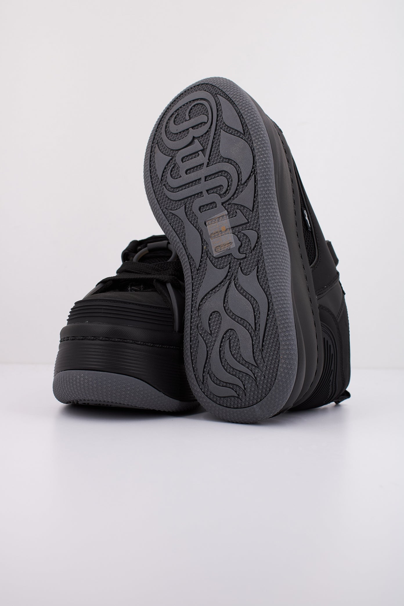 BUFFALO ORCUS SK en color NEGRO (5)