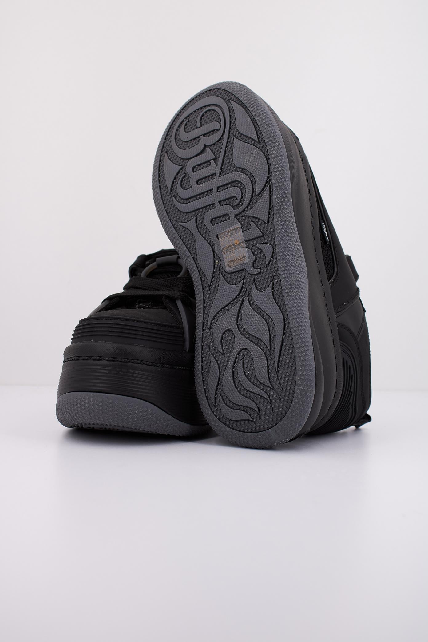 BUFFALO ORCUS SK en color NEGRO (5)