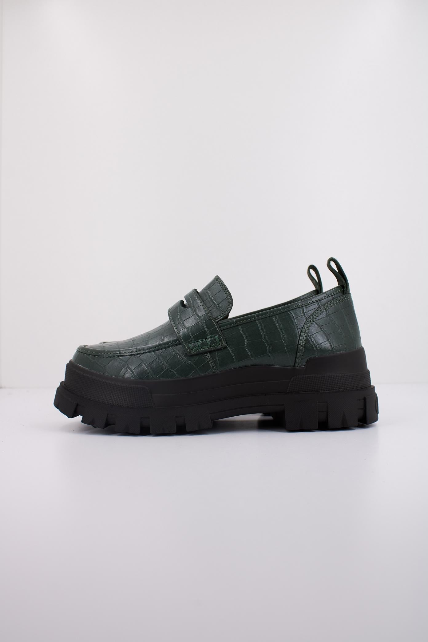 BUFFALO ASPHA LOAFER en color VERDE (1)