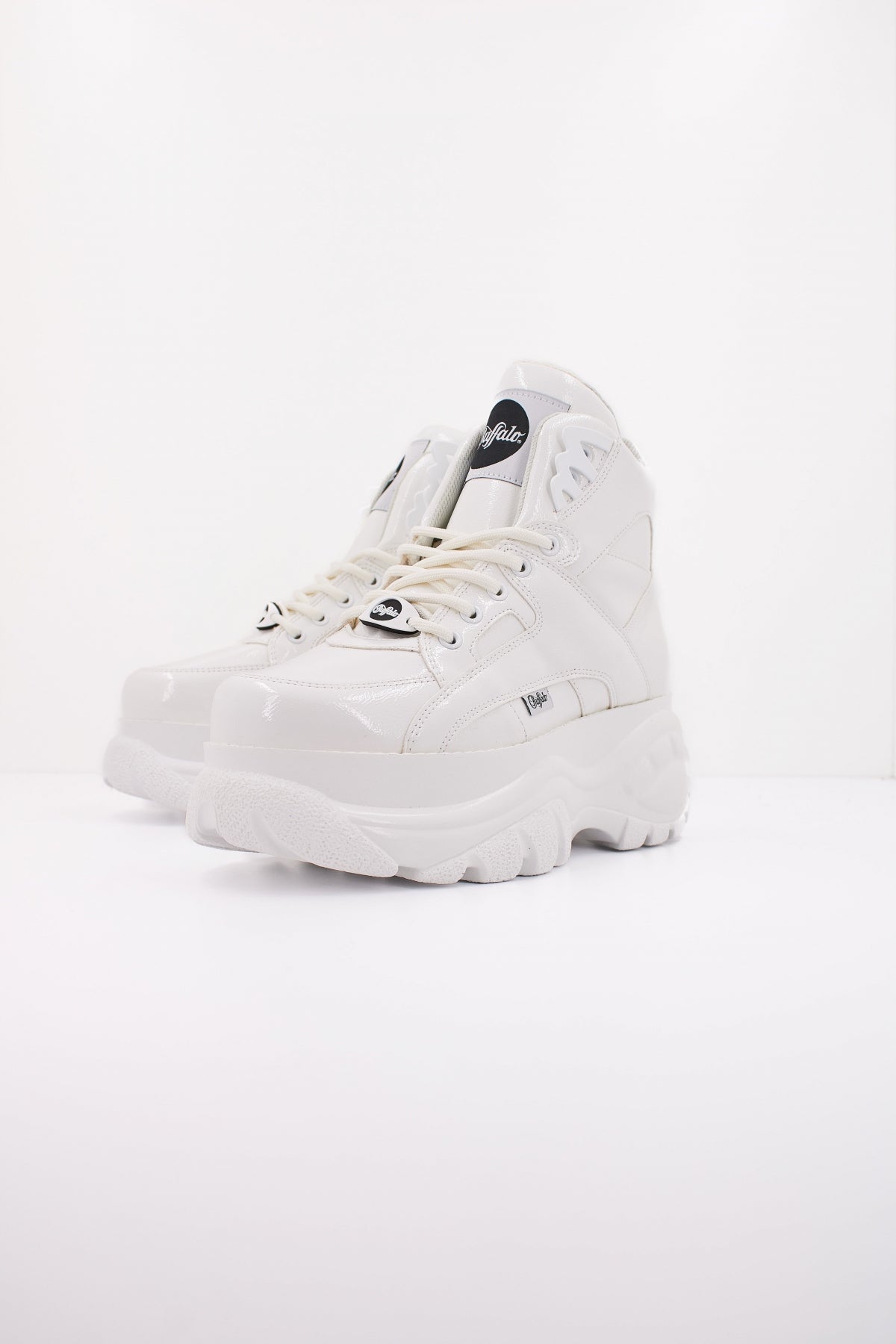 BUFFALO - . en color BLANCO (2)