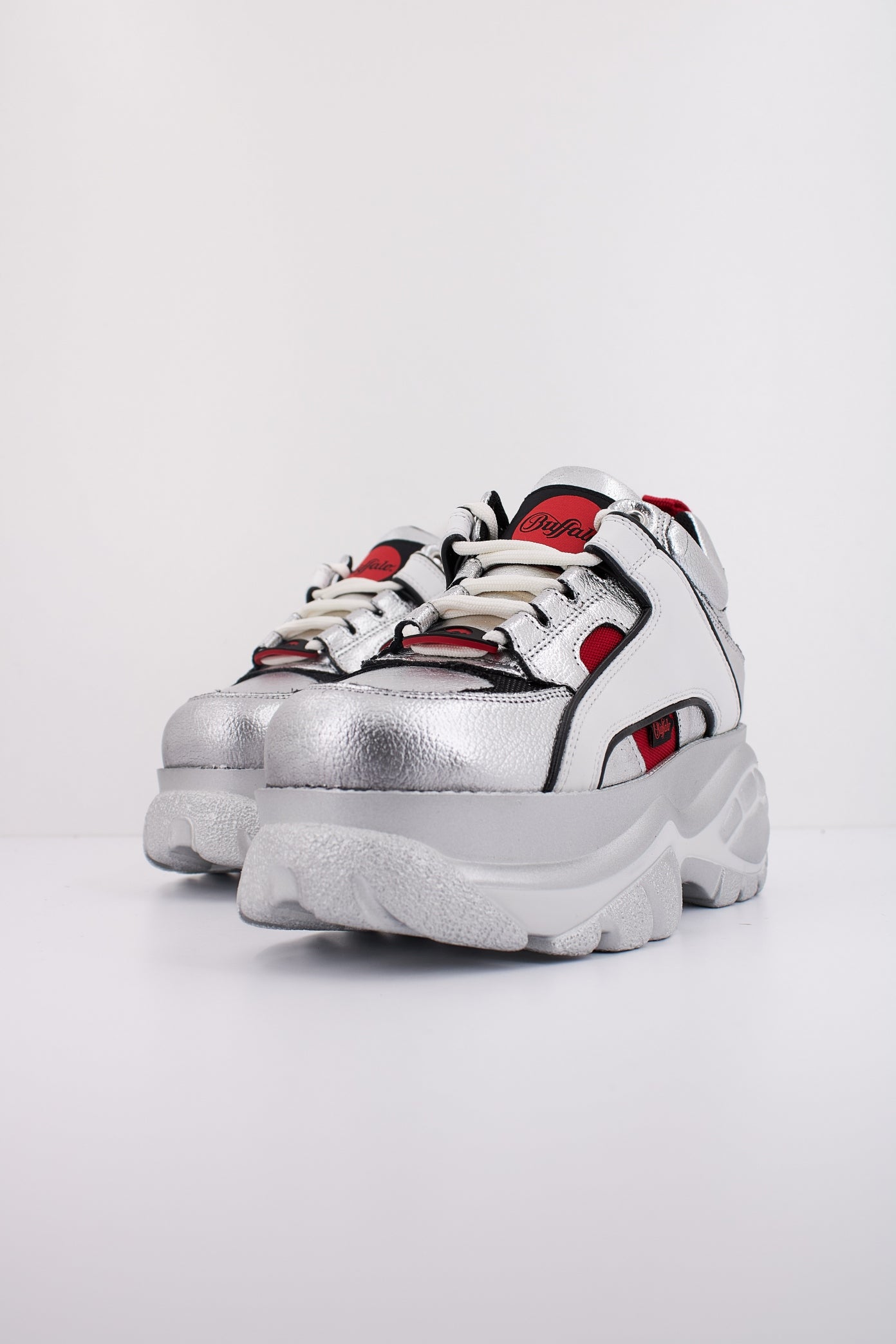 BUFFALO REV en color PLATA (2)