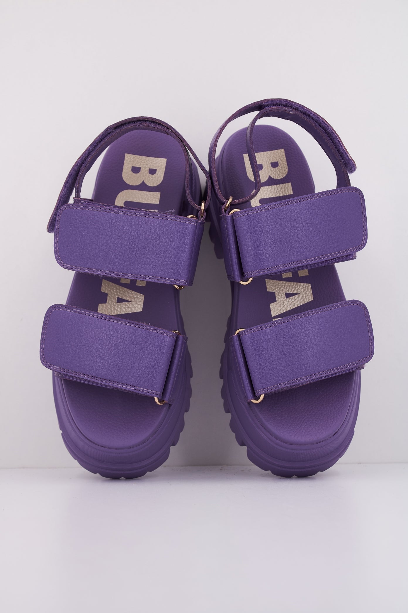 BUFFALO ASPHA SND en color VIOLETA (3)