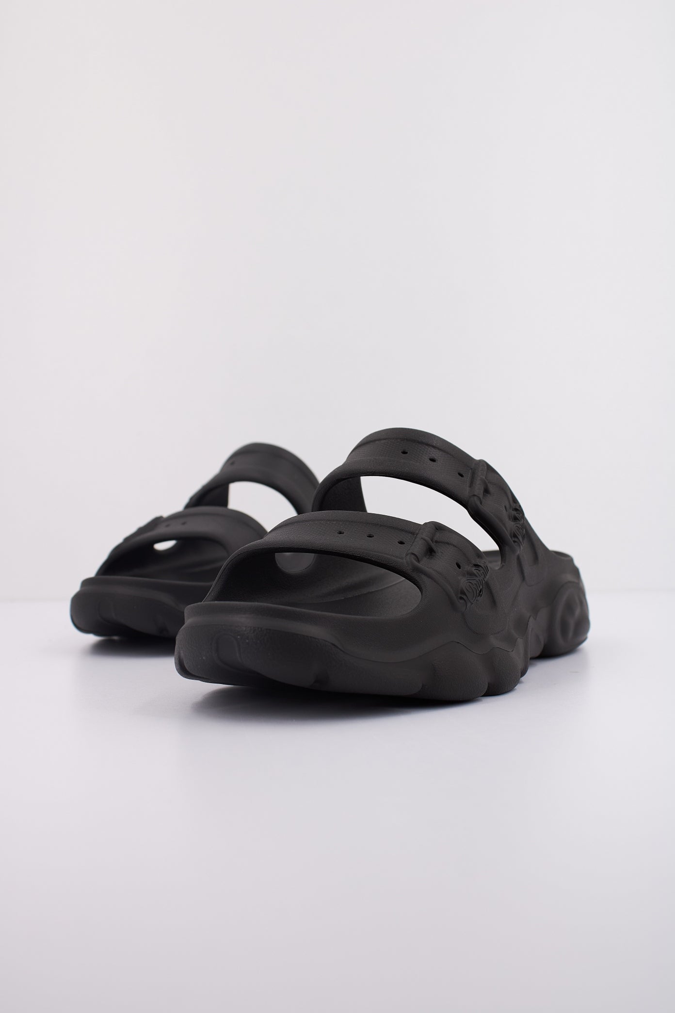 BUFFALO CLD ARI SLIDE en color NEGRO  (2)