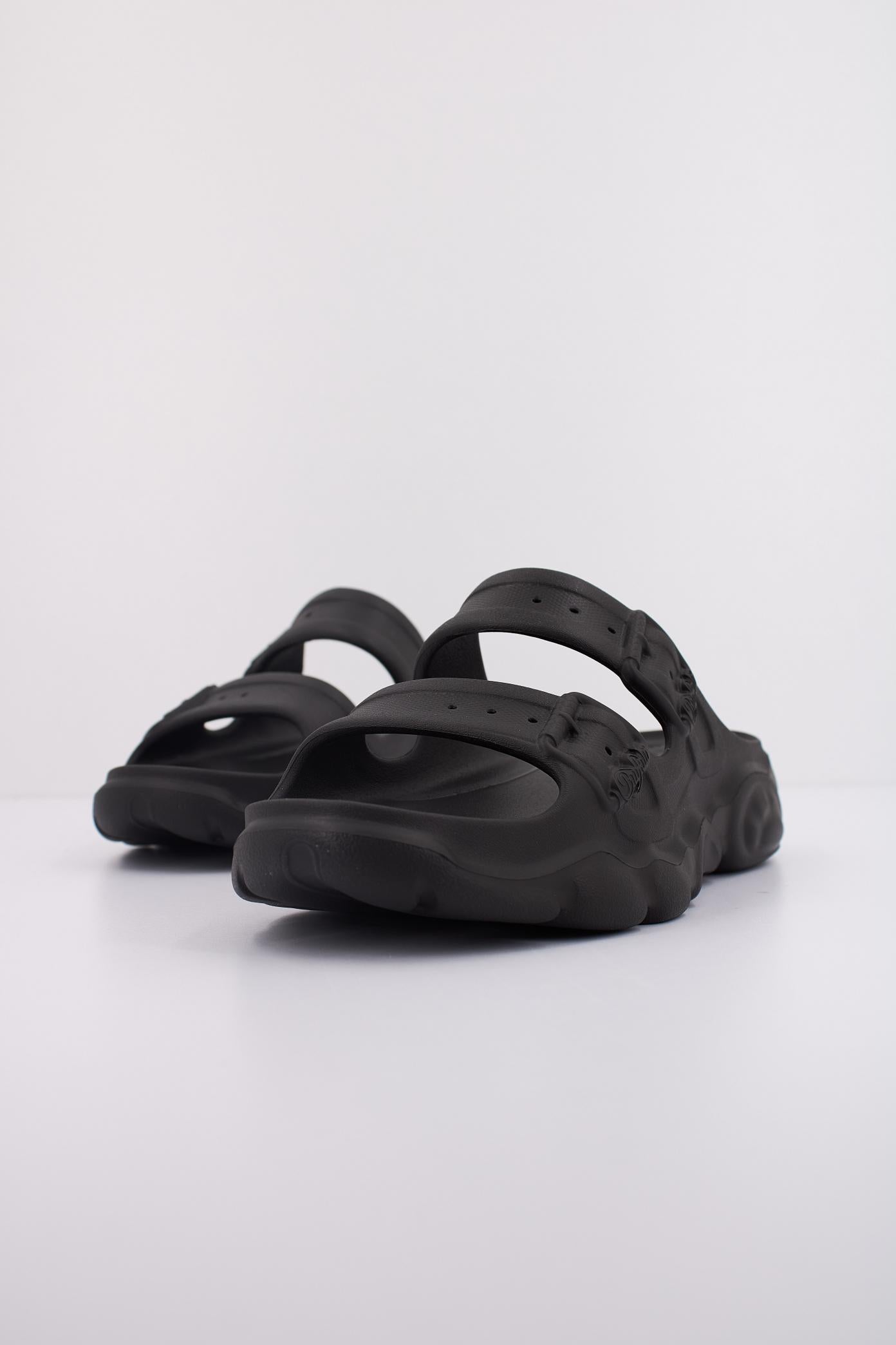 BUFFALO CLD ARI SLIDE en color NEGRO (2)