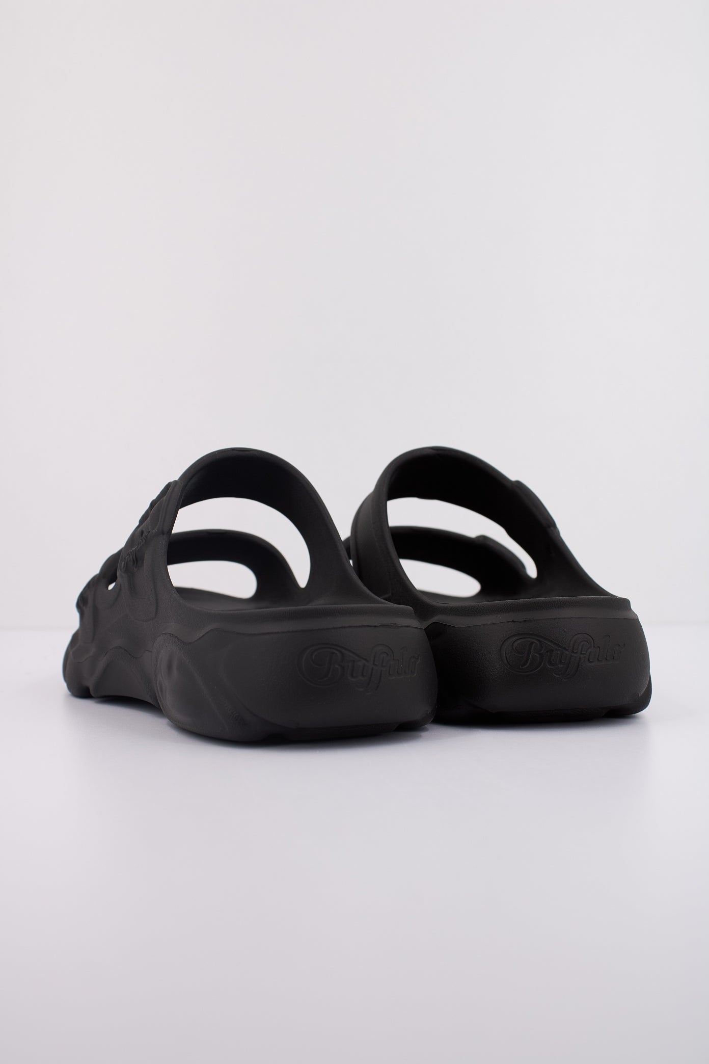 BUFFALO CLD ARI SLIDE en color NEGRO  (4)