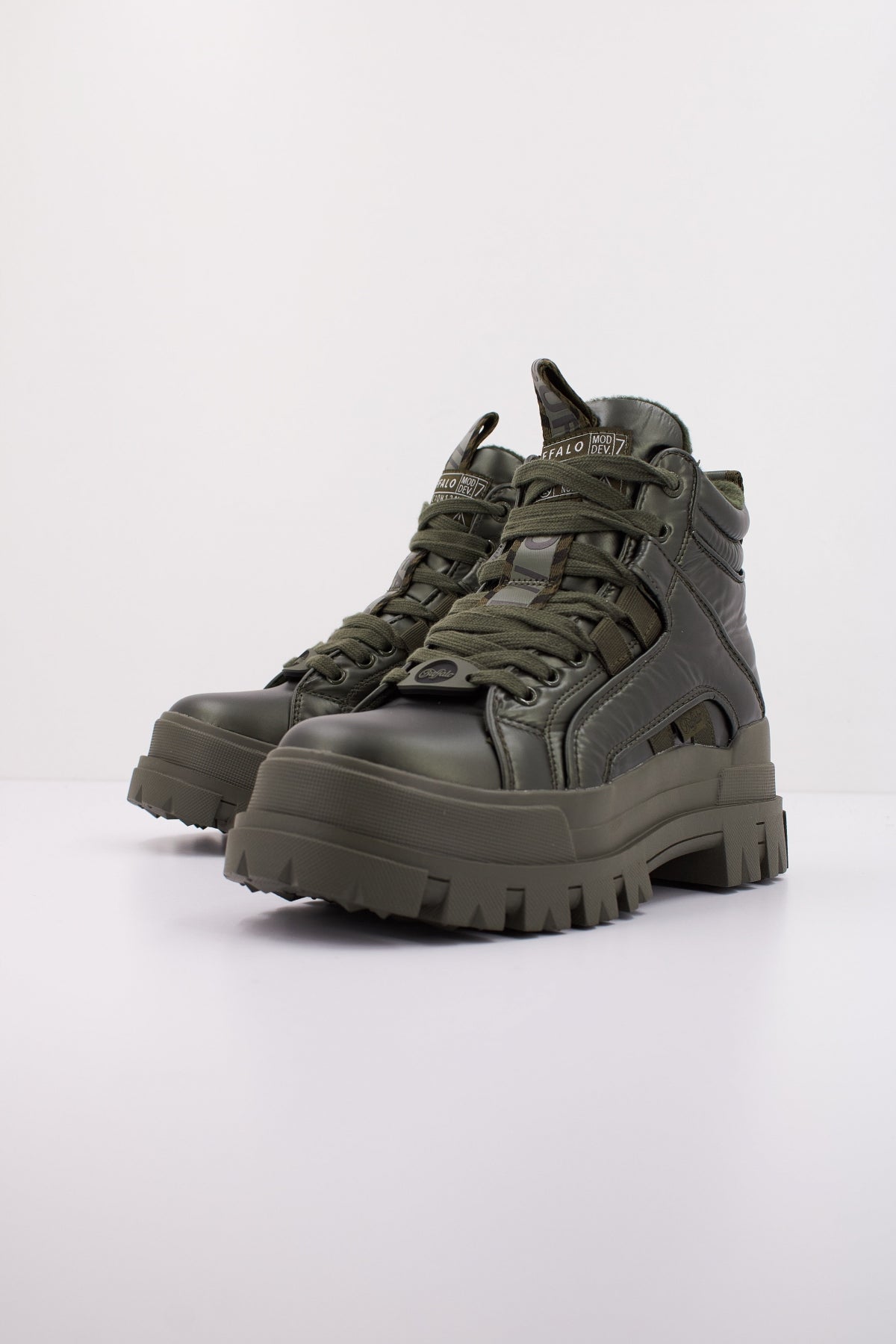 BUFFALO ASPHA NC MID en color VERDE (2)