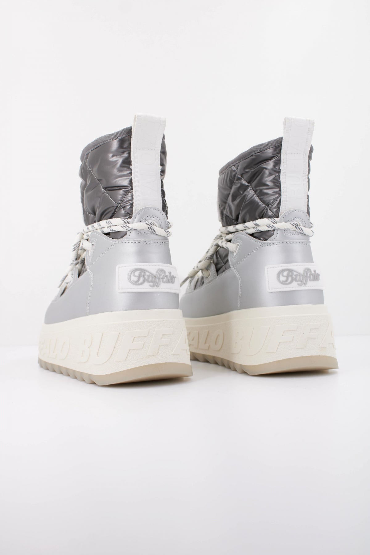 BUFFALO ELIZA SNOW BOOT en color PLATA (4)