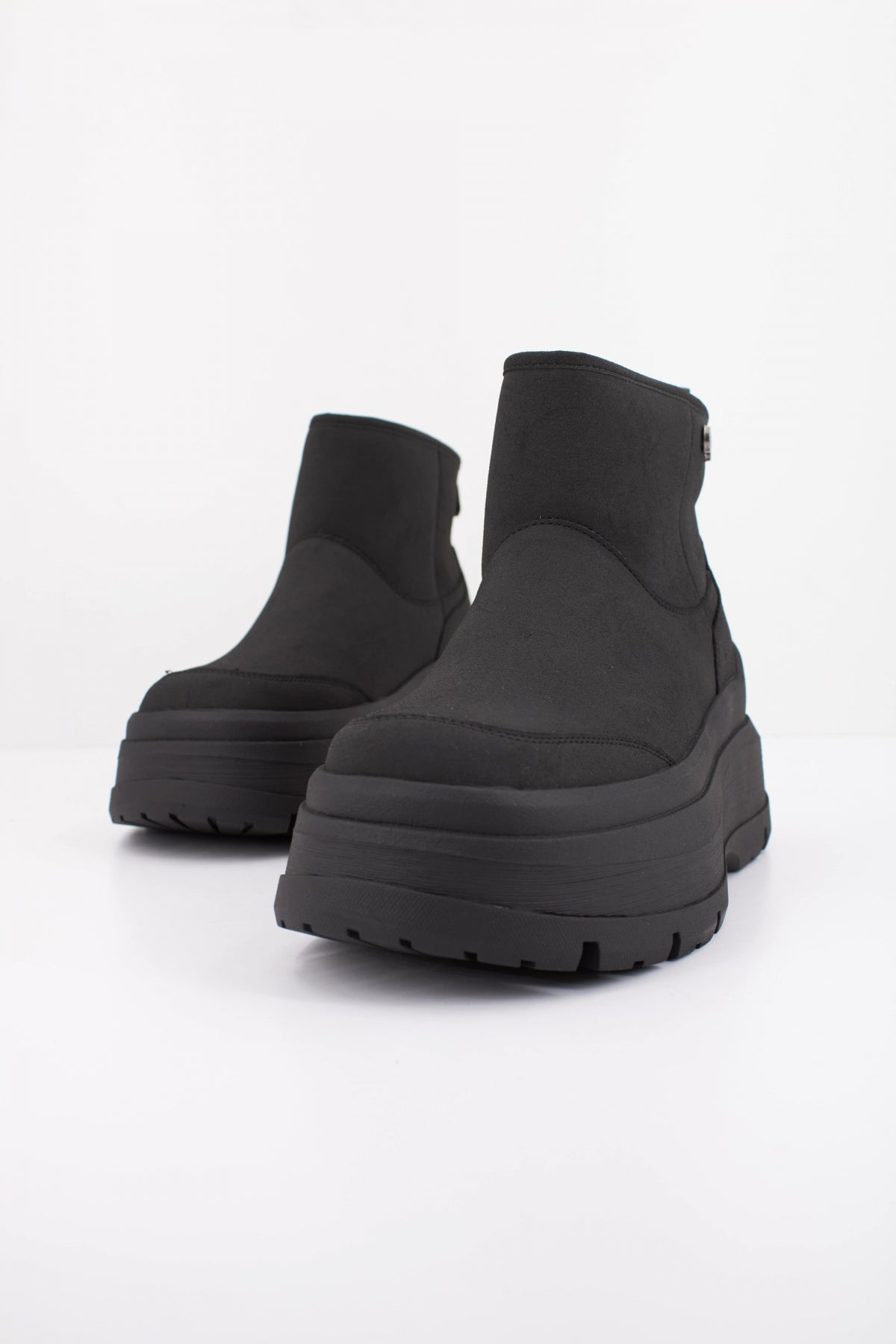 BUFFALO OLYMPIA PULL ON LO WARM en color NEGRO (2)