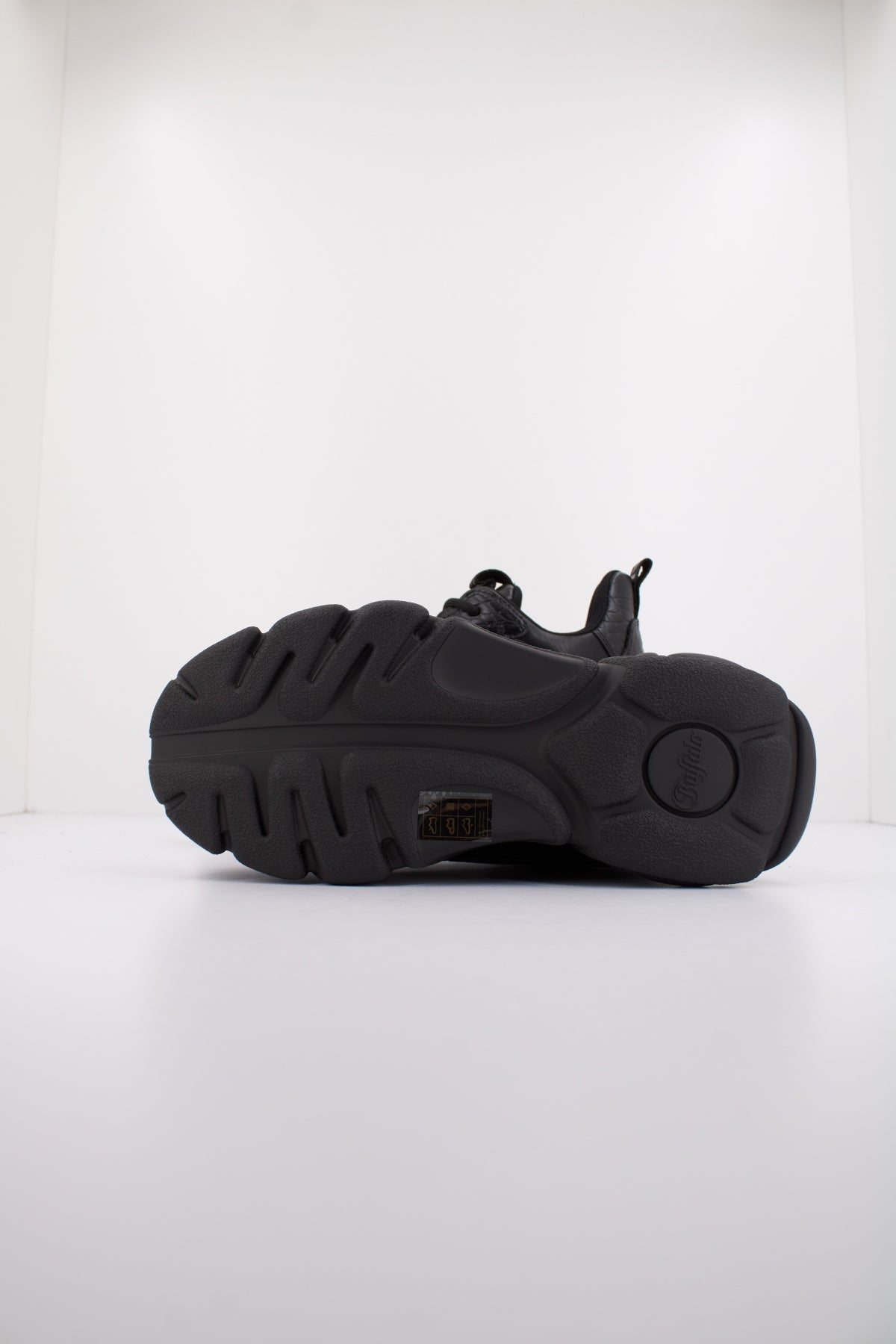 BUFFALO CLD CHAI en color NEGRO (5)