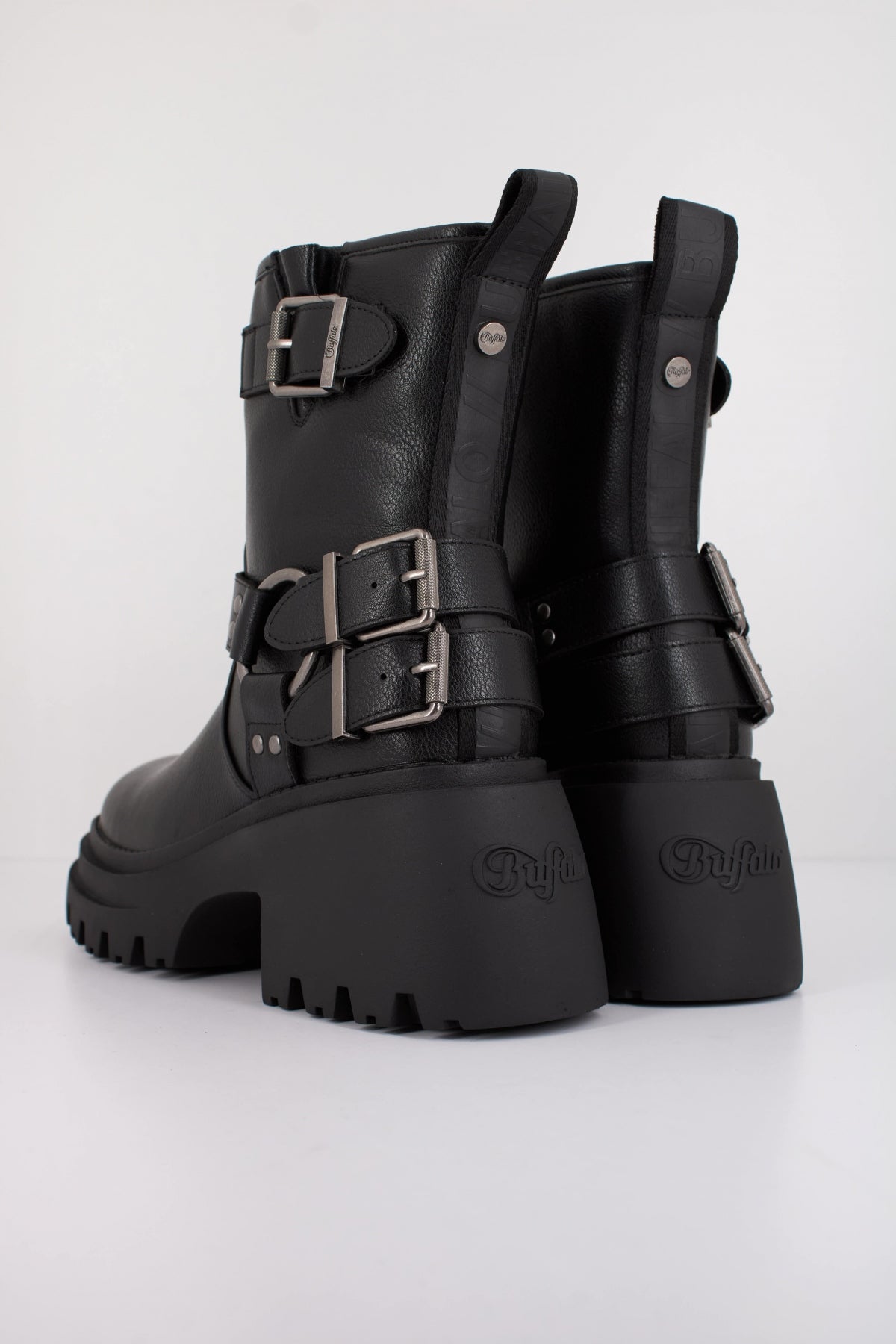 BUFFALO BRAVR BIKER LO en color NEGRO (4)