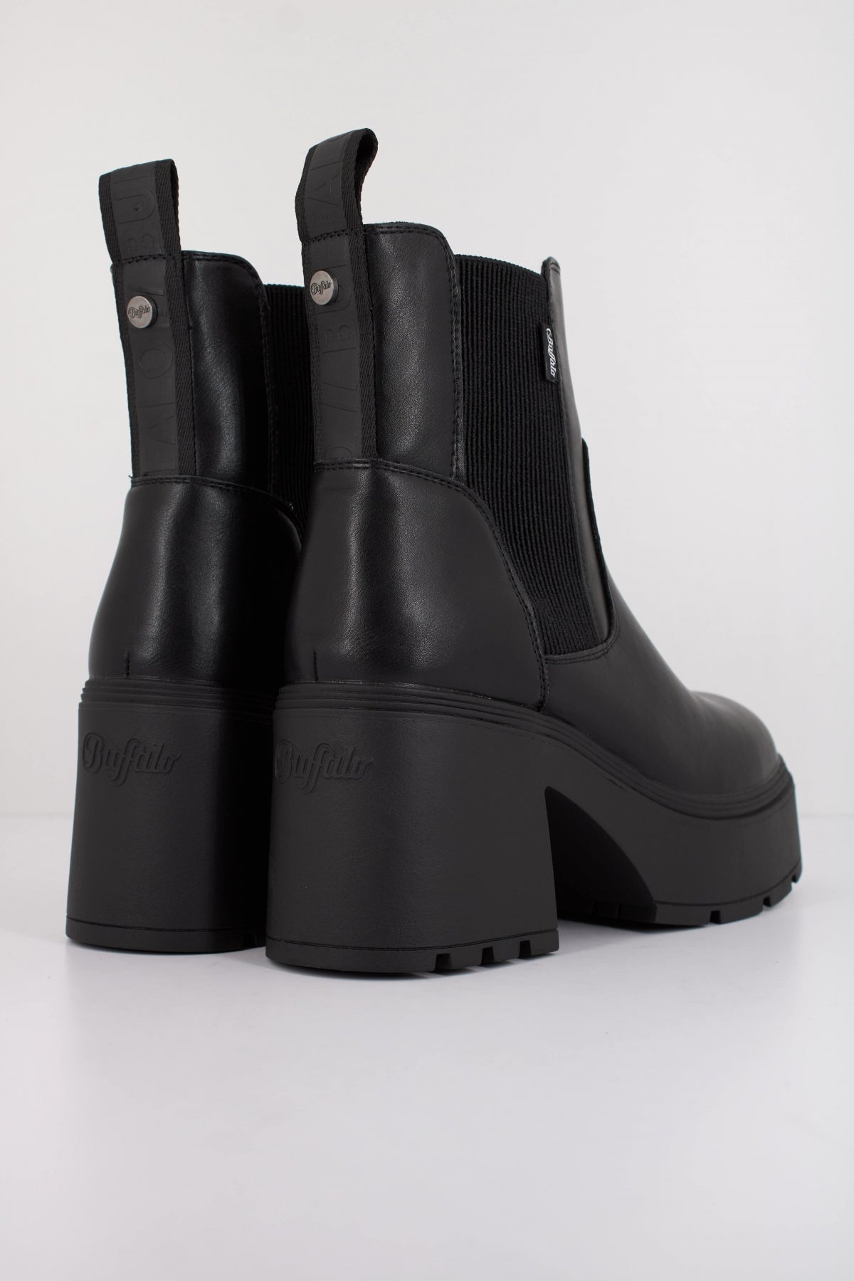 BUFFALO MILA CHELSEA en color NEGRO (4)