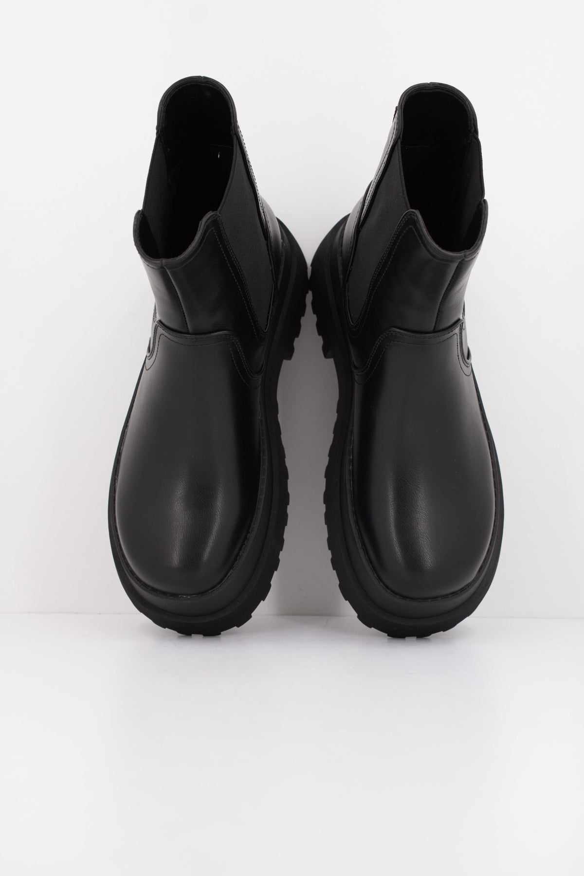BUFFALO PLUTO CHELSEA VEGAN N en color NEGRO (3)