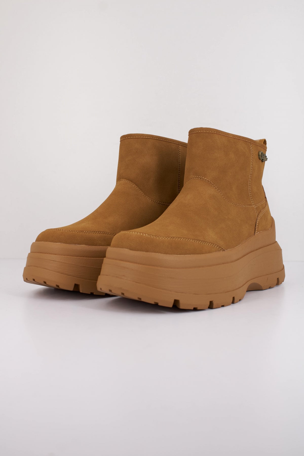 BUFFALO OLYMPIA PULL ON LO WA en color MARRON (2)