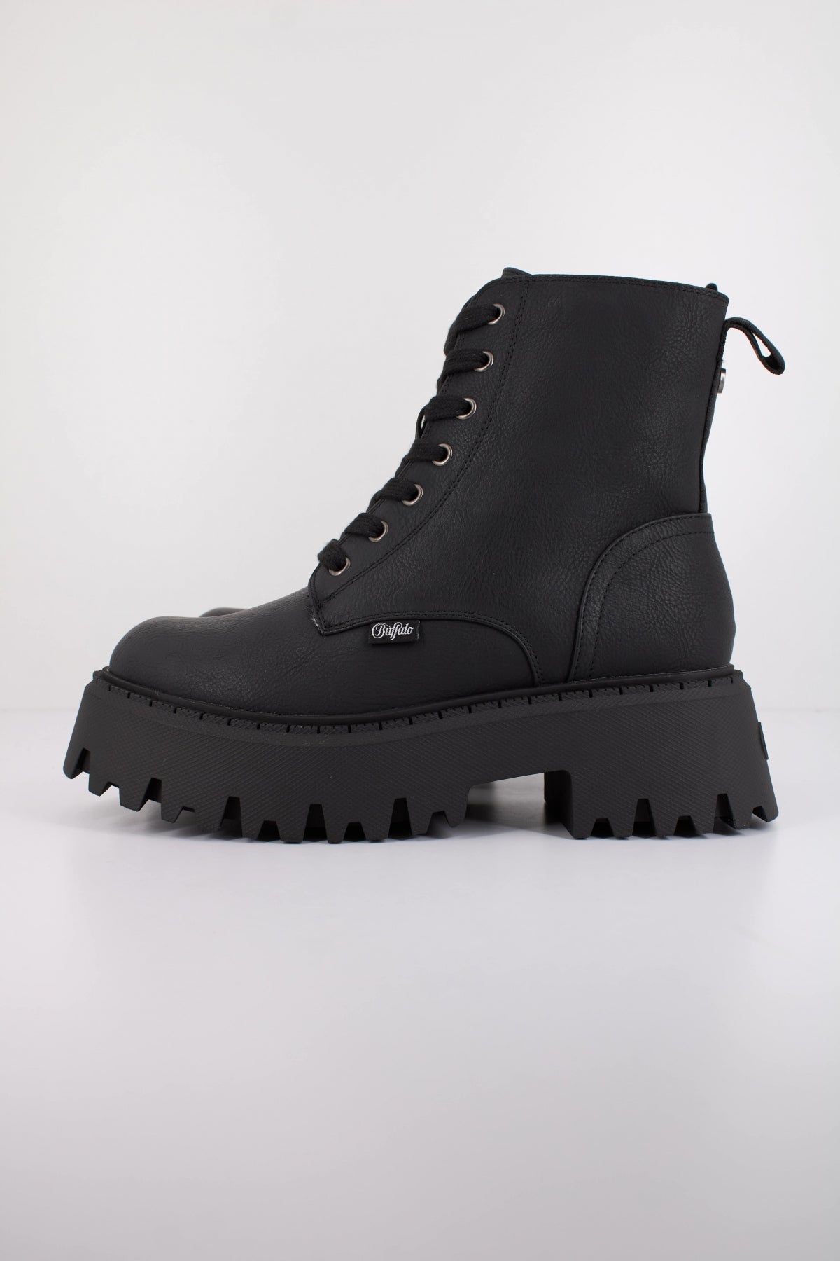 BUFFALO ASPEN LACE UP WARM VE en color NEGRO (1)