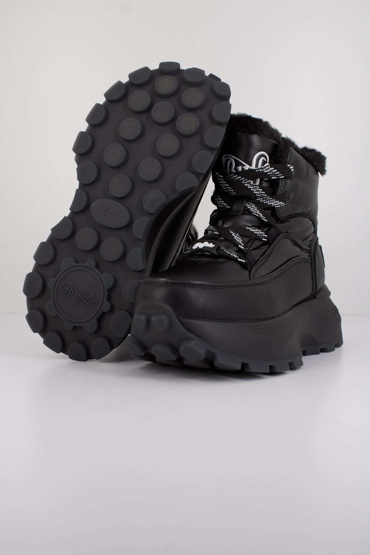 BUFFALO MANHATTEN LACE UP PUF en color NEGRO (5)
