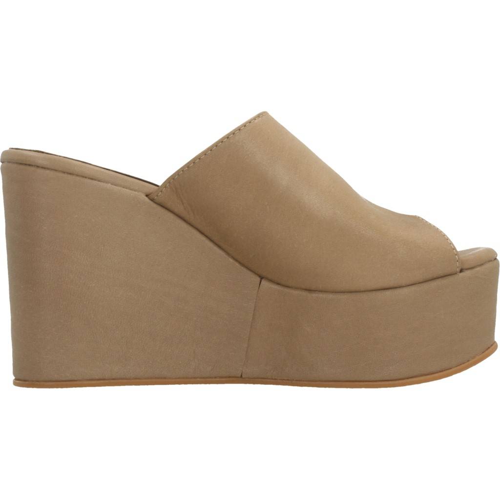 CLOVER en color MARRON CLARO (4)