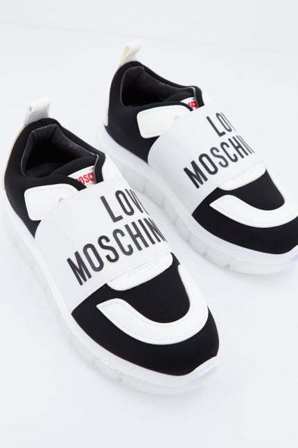 LOVE MOSCHINO JAGBJY en color NEGRO (3)