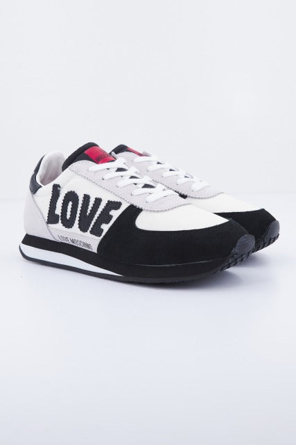 LOVE MOSCHINO WALK en color NEGRO (1)